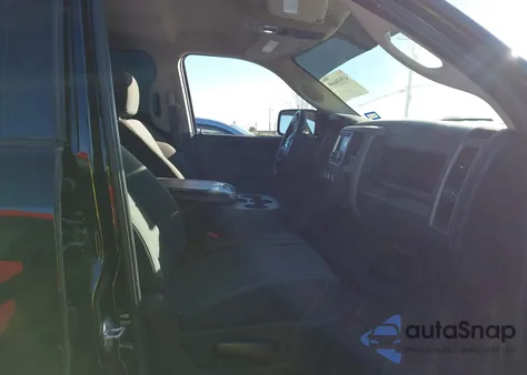 2024 Ram 1500 Classic Tradesman 4X4 6'4 Box z USA, uszkodzony, nr VIN 1C6RR7FT4RS160494